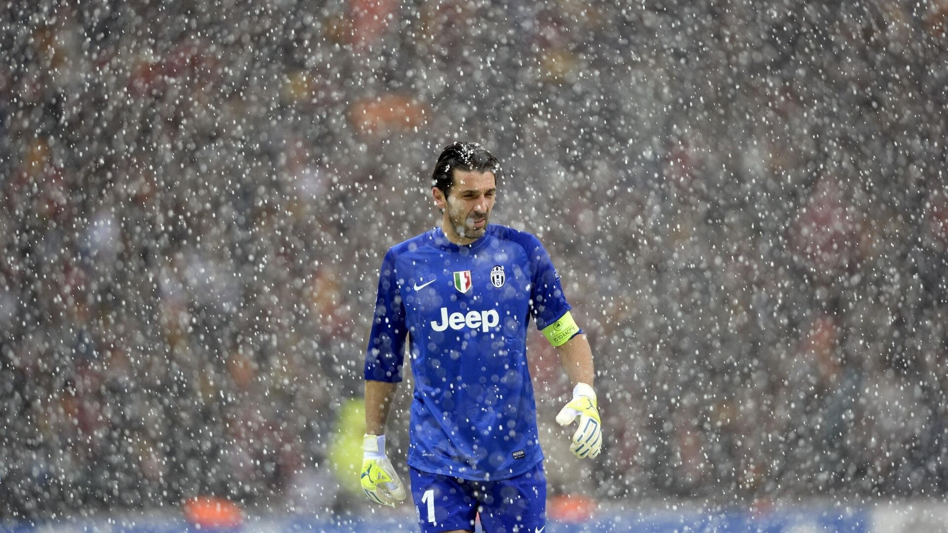 开云体育-三巨头合体初显神威！霍勒迪烫手状态导演福建主场大捷